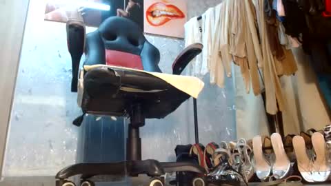 Snapshot of samanta_brownn_ chatting on 06-24-26, 11:20 samanta online show from 06-24-26, 11:20