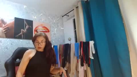 Snapshot of samanta_brownn_ chatting on 07-17-26, 11:28 samanta online show from 07-17-26, 11:28