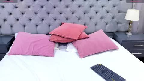Snapshot of samantaa_g chatting on 02-24-25, 12:48 Samantaa G online show from 02-24-25, 12:48