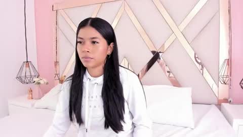 Snapshot of samantaa_shy chatting on 03-10-25, 03:01 sam online show from 03-10-25, 03:01