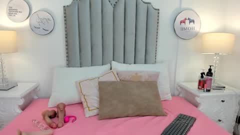 Samanta online show from 12-19-25, 07:43