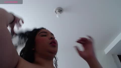 Snapshot of samantarosee chatting on 10-27-25, 04:00 samantarosee online show from 10-27-25, 04:00