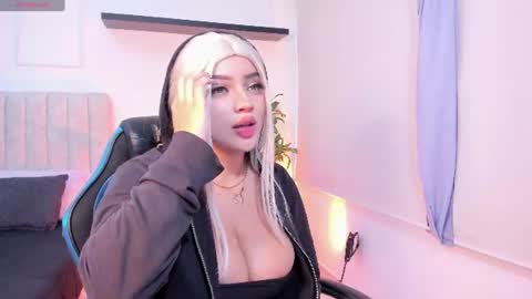 Snapshot of samantha_bc1 chatting on 07-15-26, 10:48 SAMANTHA online show from 07-15-26, 10:48