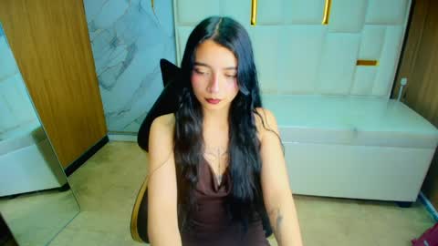 Snapshot of samantha_petite_tf chatting on 04-28-26, 03:33 Sami online show from 04-28-26, 03:33