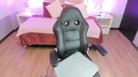 Snapshot of samantha_spike chatting on 02-14-26, 07:54 Samantha online show from 02-14-26, 07:54