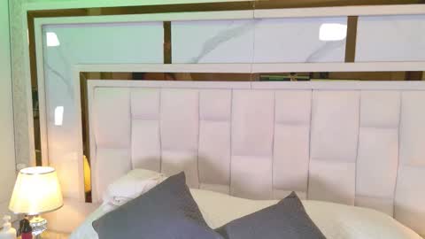 Snapshot of samanthaa_sm chatting on 12-22-25, 12:02 samanthaa_sm online show from 12-22-25, 12:02