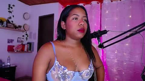 Snapshot of samanthabloom570089 chatting on 12-07-24, 11:40 Samantha Bloom online show from 12-07-24, 11:40