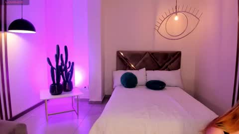 Samantha Klein online show from 10-20-25, 12:22