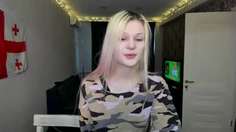 Snapshot of samanthamiasnik1 chatting on 01-23-25, 10:11 Samantha online show from 01-23-25, 10:11