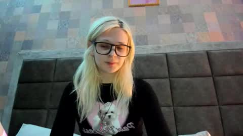 Snapshot of samanthamiasnik1 chatting on 09-26-25, 10:47 Samantha online show from 09-26-25, 10:47