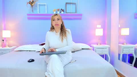 Samanta online show from 02-14-25, 01:23