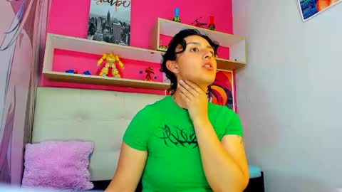 Snapshot of samanthamoonsx chatting on 01-08-25, 03:08 Samantha online show from 01-08-25, 03:08