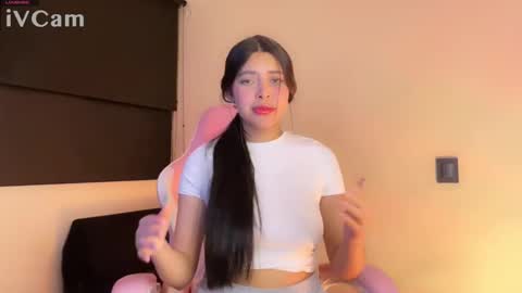 Snapshot of samara_lam chatting on 02-06-25, 02:44 Sammy  online show from 02-06-25, 02:44