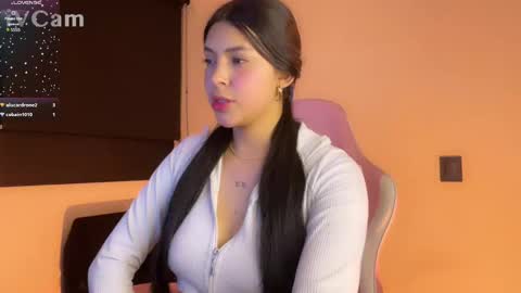 Snapshot of samara_lam chatting on 02-20-25, 05:01 Sammy  online show from 02-20-25, 05:01