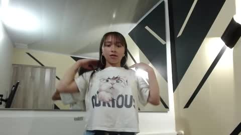 Snapshot of samara_purple chatting on 01-09-25, 02:29 Dafne online show from 01-09-25, 02:29