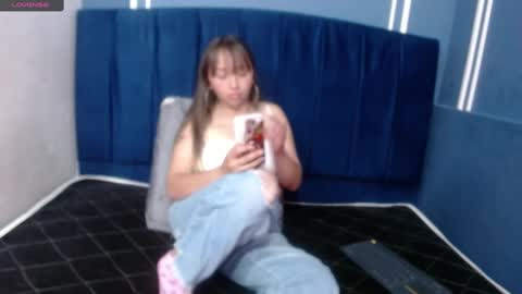 Snapshot of samara_purple chatting on 01-10-25, 12:47 Dafne online show from 01-10-25, 12:47