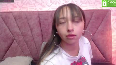 Snapshot of samara_purple chatting on 01-12-25, 12:01 Dafne online show from 01-12-25, 12:01