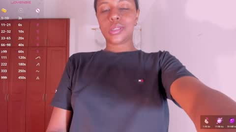 samaraa_smith1 online show from 04-23-26, 12:29