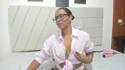 samaraa_smith1 online show from 07-23-26, 12:03