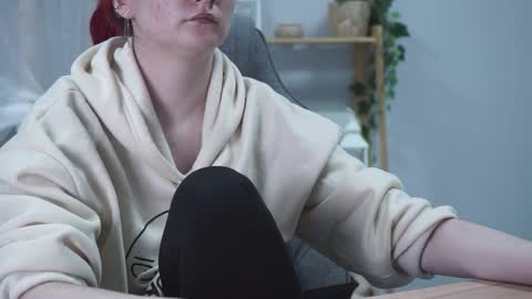 Snapshot of samaralong chatting on 12-21-25, 11:17 Sam online show from 12-21-25, 11:17