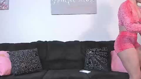 Yaya online show from 06-17-26, 03:42