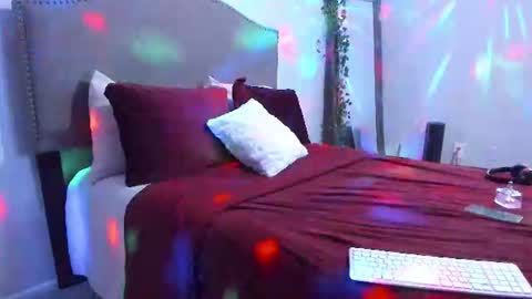Yaya online show from 08-03-26, 11:37