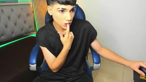 Snapshot of samblack_ chatting on 09-14-25, 12:37 Sam online show from 09-14-25, 12:37