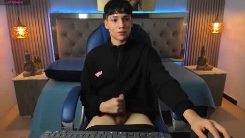 Snapshot of samblack_ chatting on 03-04-26, 12:55 Sam online show from 03-04-26, 12:55