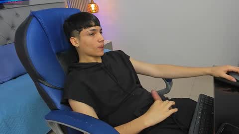 Snapshot of samblack_ chatting on 03-06-26, 12:34 Sam online show from 03-06-26, 12:34