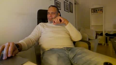 Sam online show from 01-11-25, 08:54