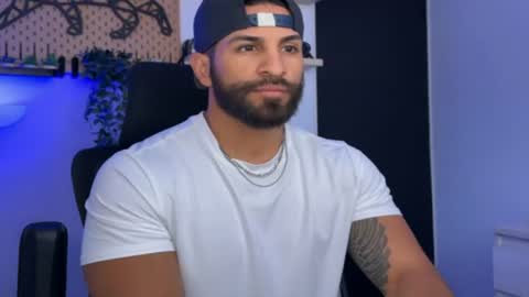 Snapshot of samdornan chatting on 07-18-26, 01:37 Sam Dornan online show from 07-18-26, 01:37