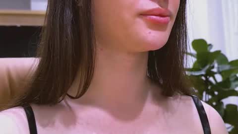 Snapshot of samiranovinha chatting on 02-19-26, 10:39 Samira novinha online show from 02-19-26, 10:39