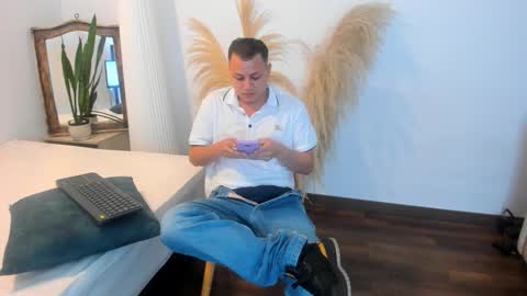 Snapshot of samjoness_ chatting on 02-18-26, 02:29 Sam online show from 02-18-26, 02:29