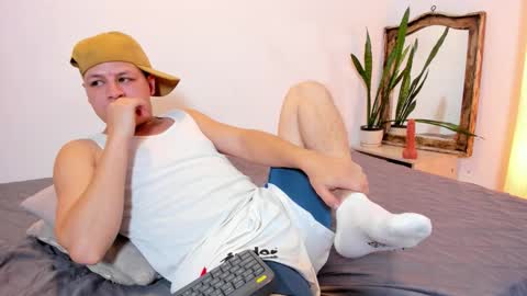 Snapshot of samjoness_ chatting on 03-09-26, 08:24 Sam online show from 03-09-26, 08:24