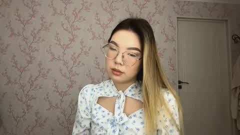 Elina online show from 03-04-26, 09:04