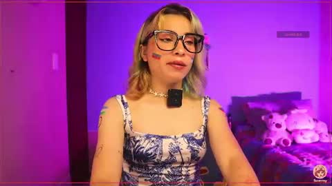 Snapshot of sammy__8 chatting on 06-18-26, 02:45 Sammy online show from 06-18-26, 02:45