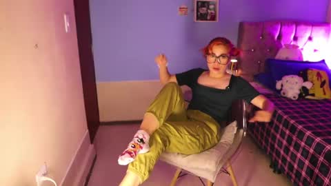 Snapshot of sammy__8 chatting on 08-02-26, 01:04 Sammy online show from 08-02-26, 01:04