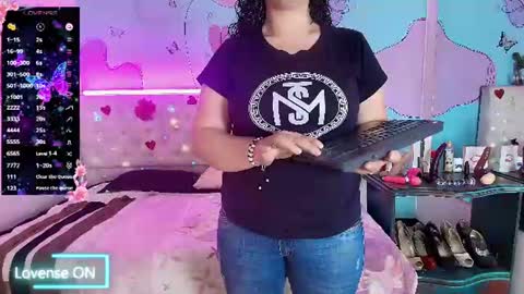 Snapshot of sammy_mature_ chatting on 06-16-26, 10:12 Sammy online show from 06-16-26, 10:12