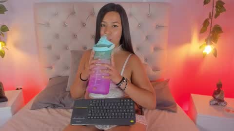 Snapshot of sammy_scott1 chatting on 03-12-26, 05:46 Samantha online show from 03-12-26, 05:46