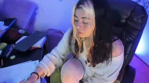   online show from 02-11-25, 06:40