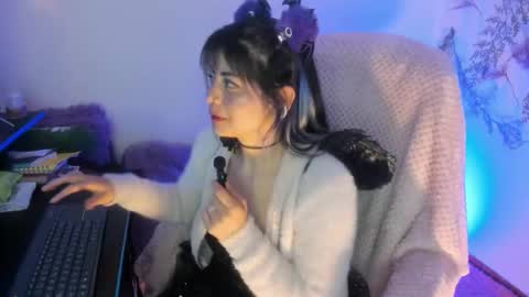   online show from 10-12-25, 07:40