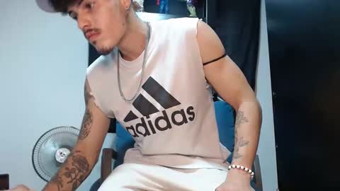 Snapshot of sammytop22 chatting on 09-18-25, 09:39 sammy model independiente online show from 09-18-25, 09:39