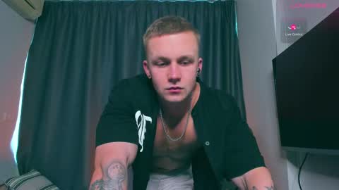 Snapshot of samuel_andrew chatting on 02-25-25, 01:41 Samuel online show from 02-25-25, 01:41