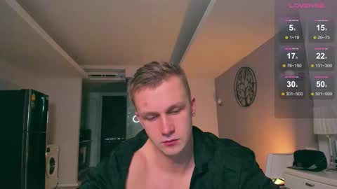 Snapshot of samuel_andrew chatting on 10-10-25, 04:44 Samuel online show from 10-10-25, 04:44