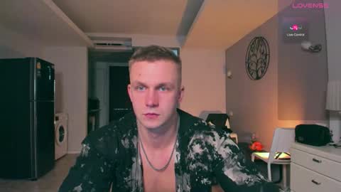 Snapshot of samuel_andrew chatting on 10-12-25, 05:28 Samuel online show from 10-12-25, 05:28