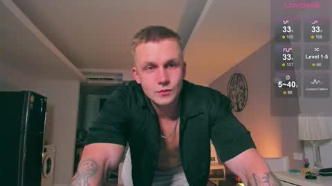 Snapshot of samuel_andrew chatting on 10-16-25, 02:56 Samuel online show from 10-16-25, 02:56