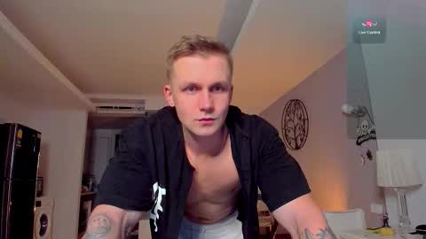 Snapshot of samuel_andrew chatting on 11-30-25, 02:26 Samuel online show from 11-30-25, 02:26