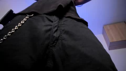   online show from 09-30-25, 05:23