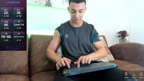 Snapshot of samuel_up chatting on 01-10-25, 08:04 Samuel online show from 01-10-25, 08:04