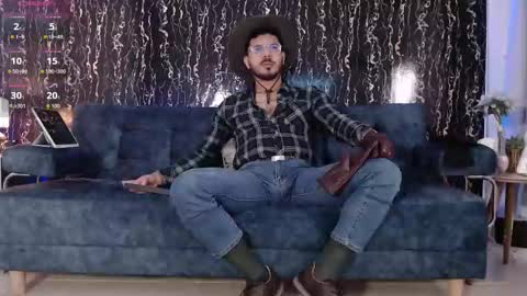 Snapshot of samuelcoopper chatting on 10-28-25, 01:58 Samuel Coopper online show from 10-28-25, 01:58